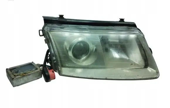 Volkswagen PASSAT B5 Headlight/headlamp