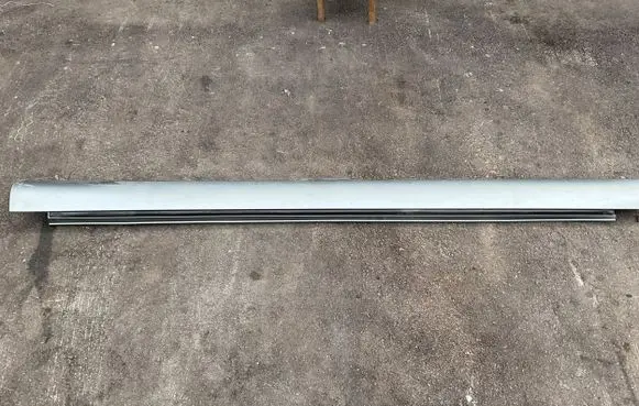 Toyota Avensis T250 Sill 7585105010