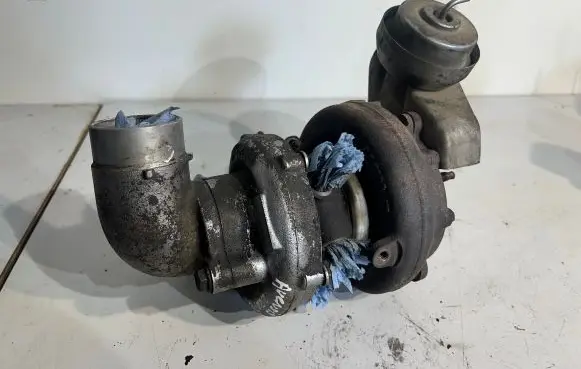 Toyota Avensis T270 Turbo 172010R020