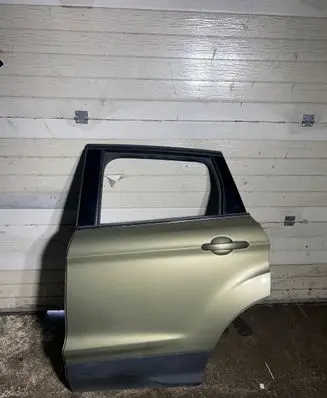 Ford Kuga II Rear door