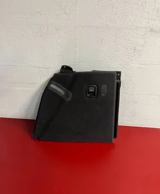 Trunk/boot side trim panel