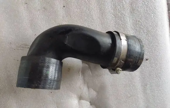 Volvo XC60 Intercooler hose/pipe 31338572