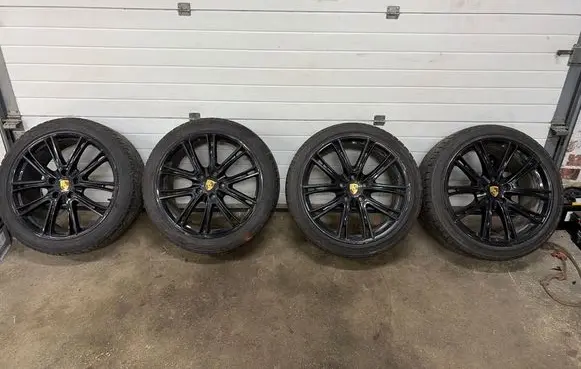 Porsche Panamera (971) R21 alloy rim 971601025N 971601025M
