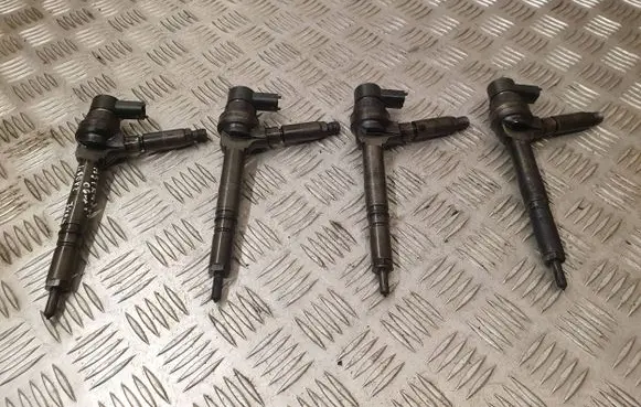 Opel Astra H Fuel injectors set 0445110175