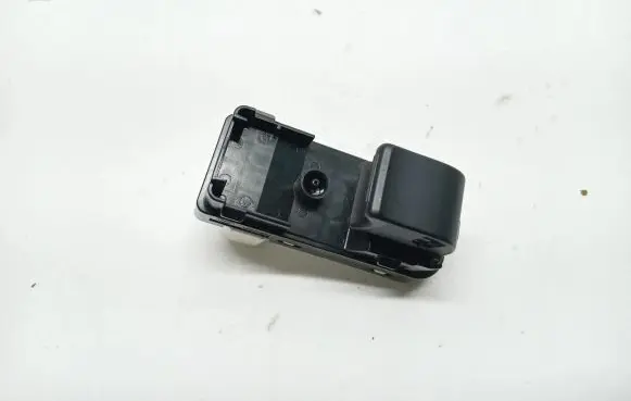 Mazda 3 III Electric window control switch KD3566370