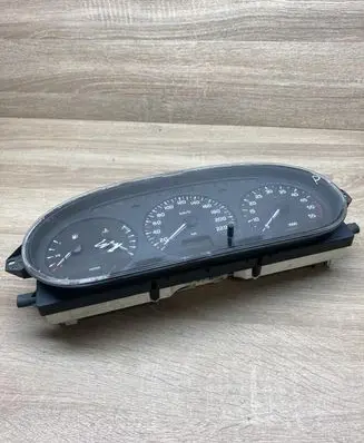 Speedometer (instrument cluster)