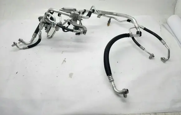 Opel Mokka B Air conditioning (A/C) pipe/hose 9843975180 T588455A1