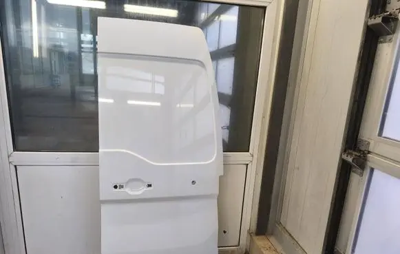 Renault Master IV Rear door