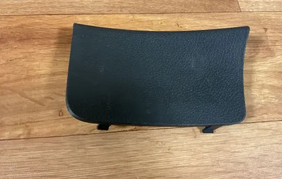 Volkswagen Touareg II Other trunk/boot trim element 7P6867656