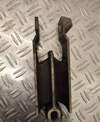 Volvo V60 Engine mount bracket 9487476