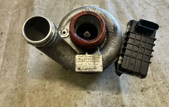 Mercedes-Benz E W211 Turbo A6420901480