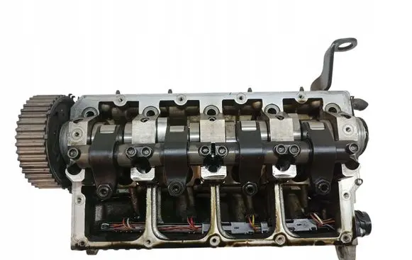 Volkswagen PASSAT B5.5 Engine head 038103373R