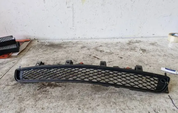 Opel Insignia A Front bumper lower grill 3Z2879043 23163384 906200075