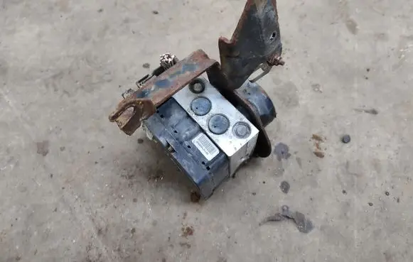 Ford Focus ABS Pump 5WK84031 2M512M110EC