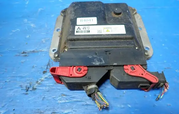 Mitsubishi ASX Engine control unit/module 275700-1833