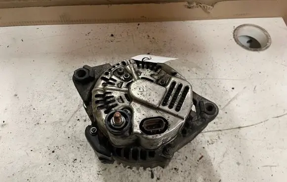 KIA Sorento Generator/alternator 373004A300 021319212