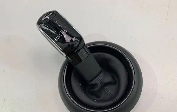 Mini One - Cooper F56 F55 Gear lever shifter trim leather/knob 6991606