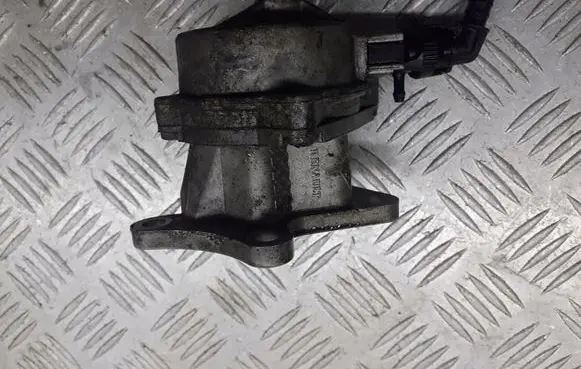 Mitsubishi Carisma Vacuum pump