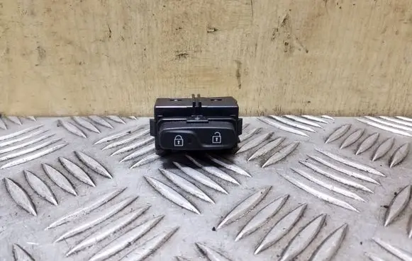Volvo S60 Central locking switch button 31318990