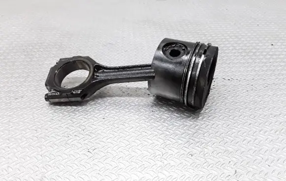 Volvo V70 Piston with connecting rod
