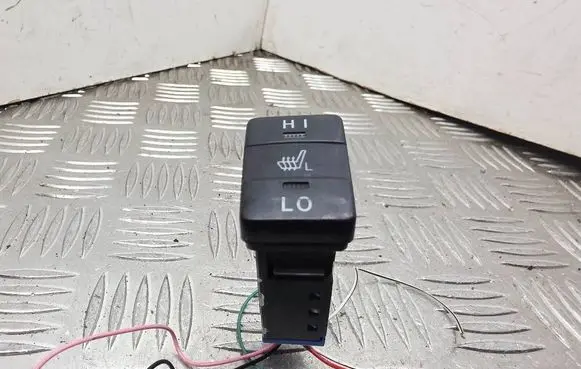 Toyota Auris E180 Seat heating switch 191698