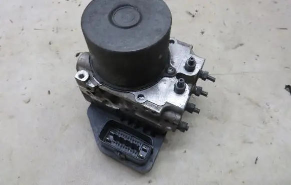 Toyota RAV 4 (XA30) ABS Pump 06M250085N9