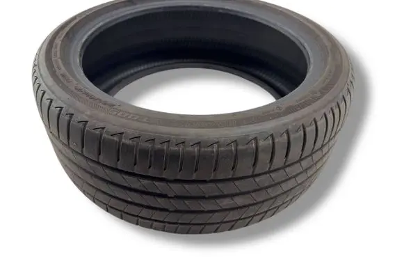 Cupra Formentor R19 summer tire 