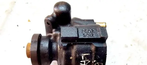 Renault Laguna I Power steering pump 7700823794B 7700823735F