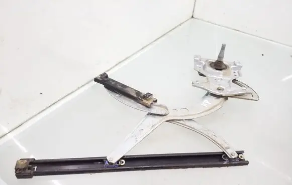 Volkswagen PASSAT B4 Front door manual window regulator 3A0837402B