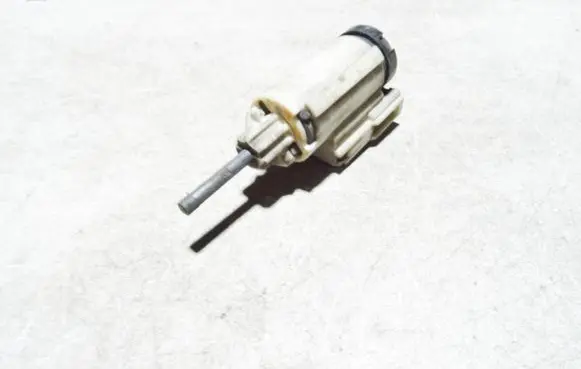 Audi A4 S4 B7 8E 8H Brake pedal sensor switch 8E0927189B