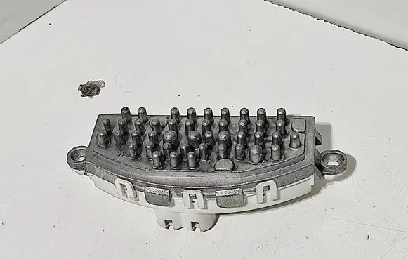 Audi A3 S3 8V Heater blower fan relay 5Q0907521C T921553A