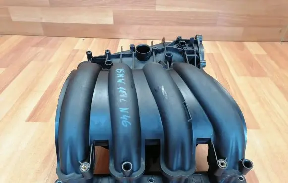BMW 1 E81 E87 Intake manifold 7520343 11617522938 7522938