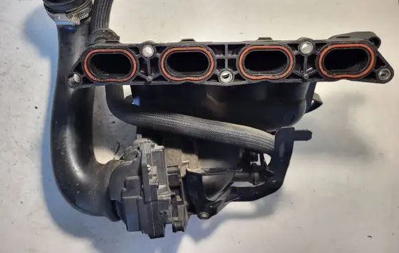 Peugeot 207 Intake manifold V757004180 04005C1804