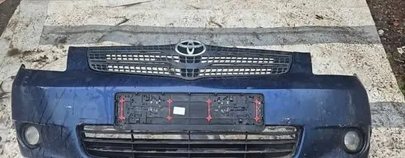 Toyota Corolla Verso E121 Front bumper