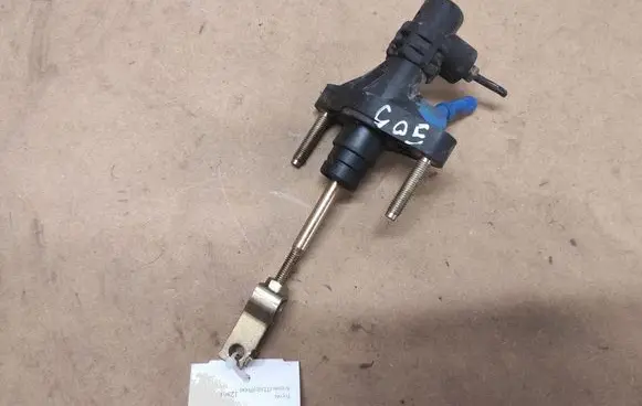 Toyota Avensis T250 Clutch master cylinder 0400612