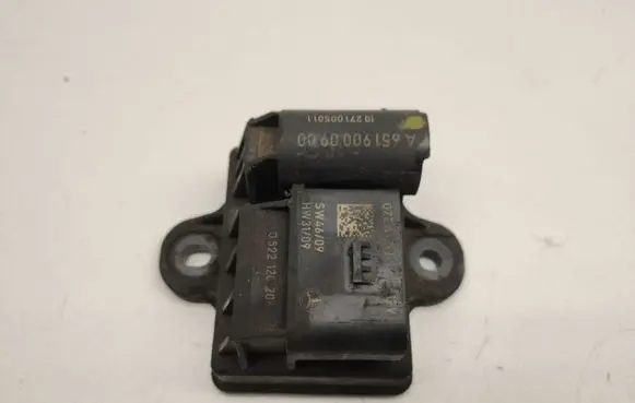 Mercedes-Benz E C207 W207 Glow plug pre-heat relay A6519000900