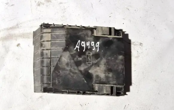 Volkswagen Golf V Fuse box cover 1k0937132
