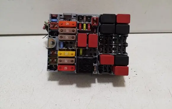Jeep Renegade Fuse module 51987784