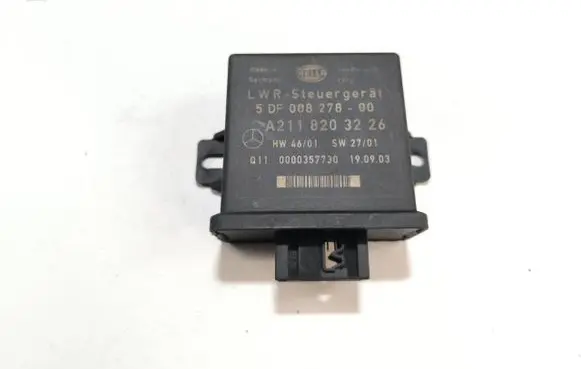 Mercedes-Benz E W211 Light module LCM 5DF00827800 A2118203226 0000357730