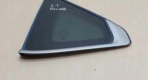 Nissan Pulsar Front triangle window/glass 
