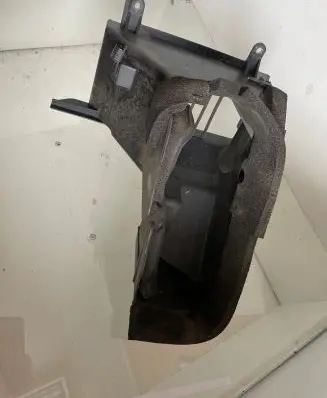 Toyota Corolla Verso E121 Intercooler air channel guide 