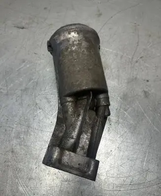 BMW 7 E32 Oil filter mounting bracket 6750330700