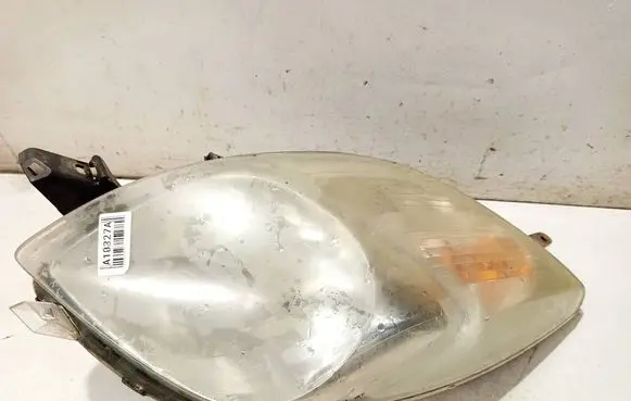 Toyota Yaris Headlight/headlamp 811700d120 89901062