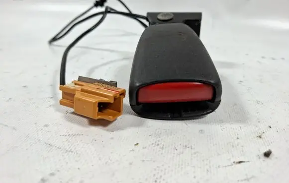 Volvo S40 Rear seatbelt buckle 8564753