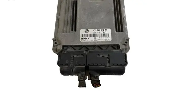 Volkswagen Touran I Engine control unit/module 03G906016BT 1039S04447 0281011761