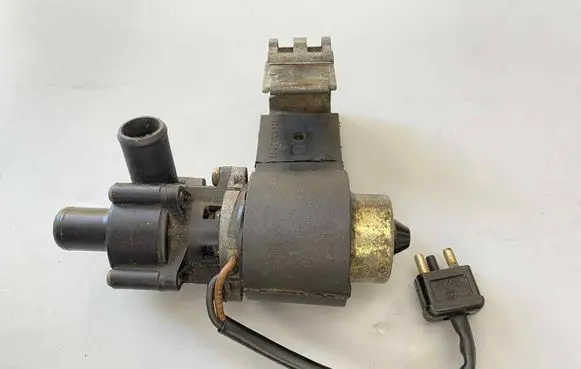 Mercedes-Benz E W124 Electric auxiliary coolant/water pump 0008359464