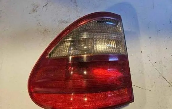 Mercedes-Benz E W210 Rear/tail lights A2108205364