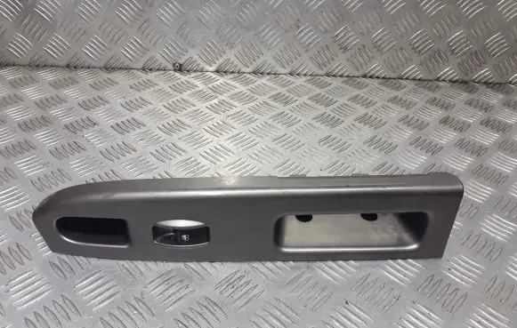 KIA Carens II Electric window control switch