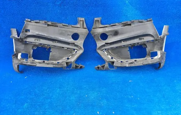 BMW 2 F46 Front bumper mounting bracket 7301548 7301547
