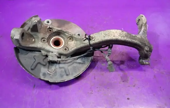 Front wheel hub spindle knuckle
